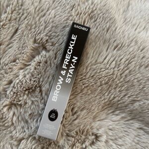 Sacheu Brow & Freckle Stay-N